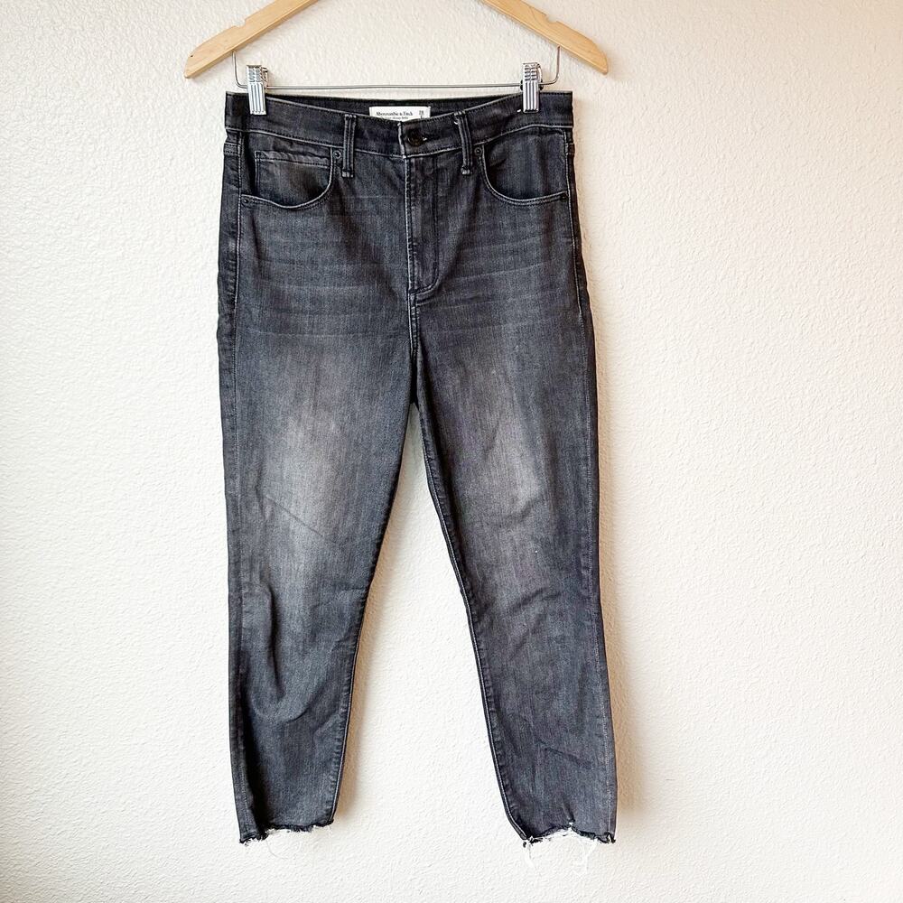 Abercrombie & Fitch Women 28/6 Short High Rise Super Skinny Ankle Raw Hem Denim